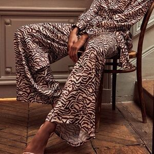 Dynamite Women’s Heidi Wide Leg Satin Pants Size M